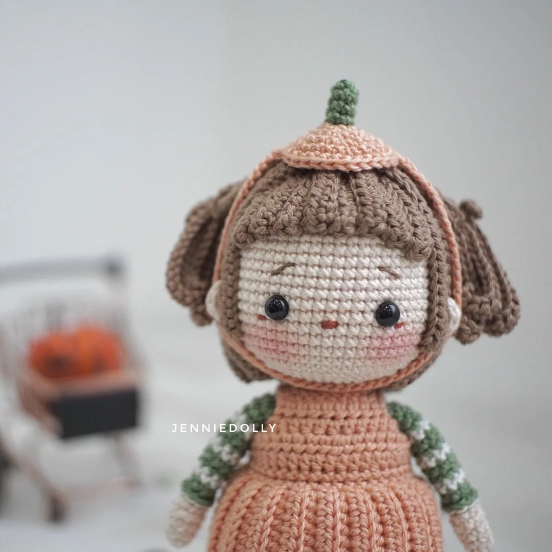Doll: Elena Pumpkin Girl amigurumi crochet pattern