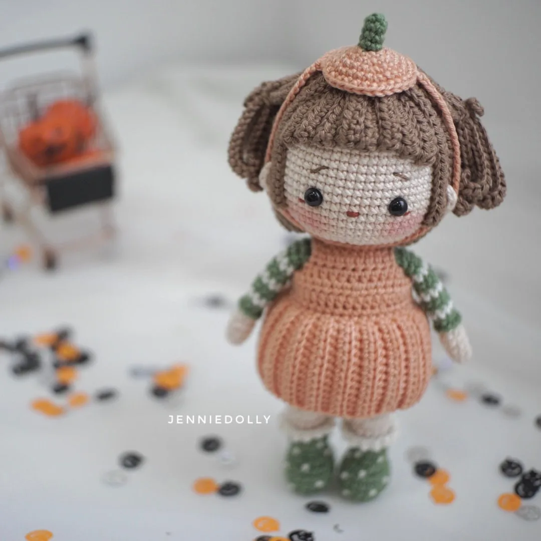 Doll: Elena Pumpkin Girl amigurumi crochet pattern